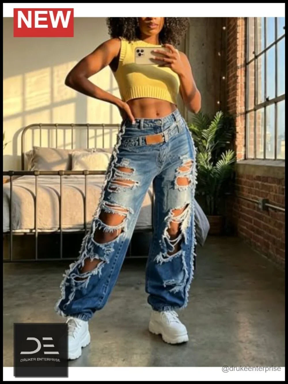 High Waisted Ripped Wide Leg Baggy Jeans with Frayed Details Y2K Streetwear